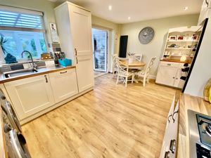 Kitchen- click for photo gallery